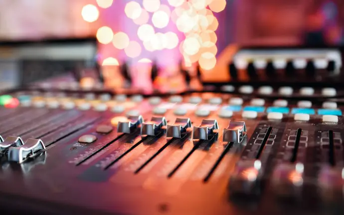 Console de mixage audio professionnel studio